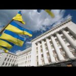 Спілкування Володимира Зеленського, Антоніу Кошти та Урсули фон дер Ляєн з медіа перед засіданням ЄР