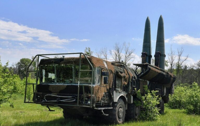 Дніпро під ударом балістики, є поранені