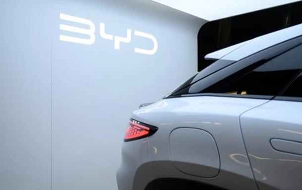Голова китайської BYD пообіцяв стати лідером світового автопрому за 5 років