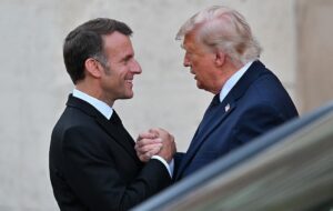Макрон переконав Трампа підтримати Україну – ЗМІ