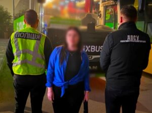 На Київщині затримали жінку, яка вербувала дівчат для секс-послуг