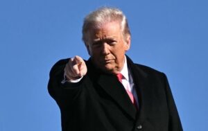 “Не так зрозуміли”: у США спростували погрози Трампа щодо Гренландії