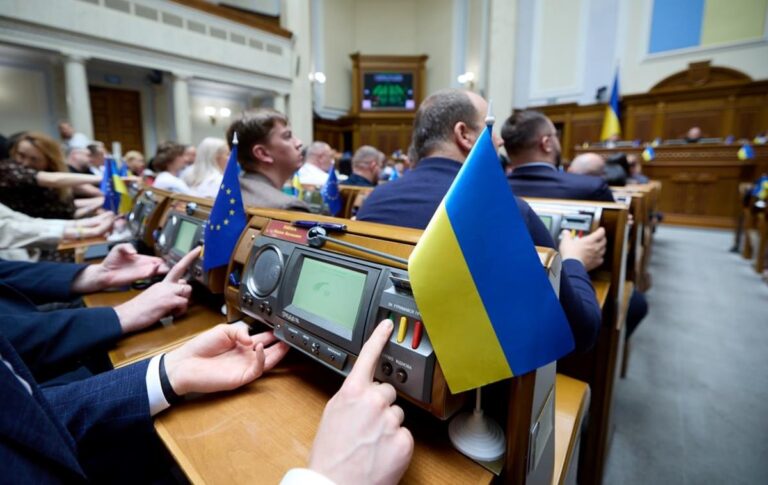 Рада розблокувала 1,56 трлн гривень на оборону