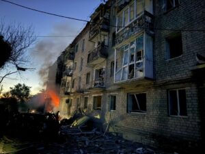 Росія атакувала житла в Балаклії, постраждали діти