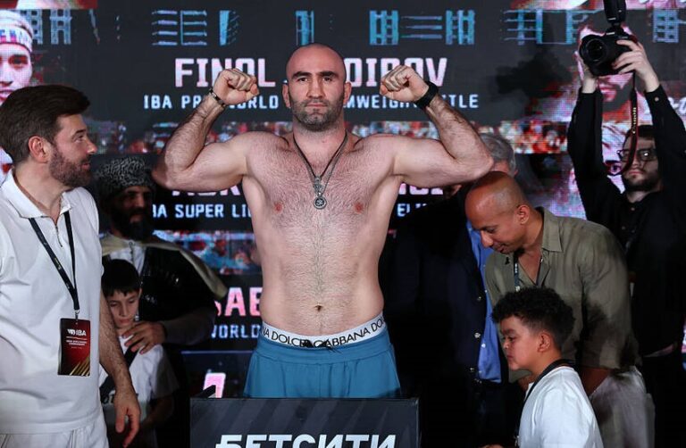 Російський ексчемпіон заявив про бажання провести поєдинок з Усиком