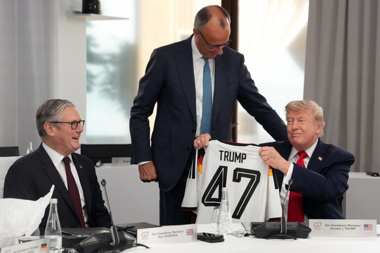 Трамп готовий тиснути на РФ, але є умова – ЗМІ