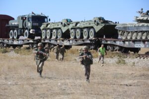 У Казахстані проходять військові навчання