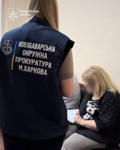 У Харкові хлопчик випав з вікна і загинув: підозрюють посадовицю соцслужб
