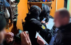 У Києві 18-річний хлопець “продавав” військовим ЗСУ неіснуючі пікапи