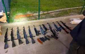 У Кропивницькому поліцейський з братом торгували зброєю і мали паспорти РФ