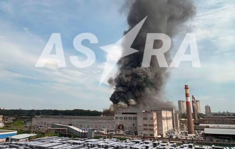 У Новосибірську палає склад оборонного заводу