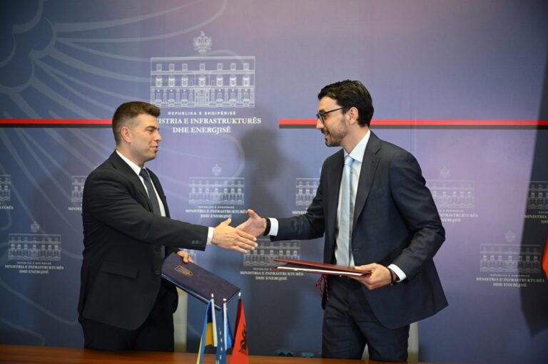 Україна і Албанія домовилися про автобусне сполучення і транспортний безвіз