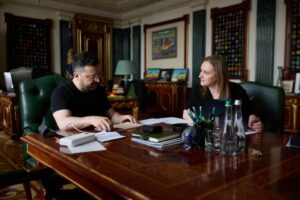 Зеленський обговорив із військовим омбудсманом захист прав воїнів