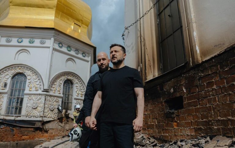 Зеленський пообіцяв відповідь на масовану атаку РФ