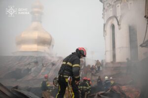 Зеленський різко відреагував на удар РФ по Лаврі