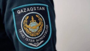Блокпости на кордоні: Казахстан бореться з вивезенням пального до Росії