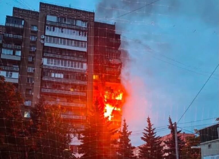 Чотири ФАБ-250 по Краматорську: одна влучила у багатоповерхівку