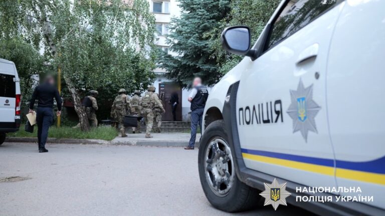 Наркотики в іграшках і валізах: на Закарпатті викрито канал збуту