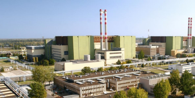 Обміління Дунаю змушує Угорщину закрити єдину АЕС