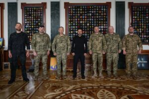Офіційно: Гнатов і Сирський звільнені, є новий головком