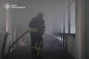 РФ обстріляла лікарню в Херсоні: кількість постраждалих зростає