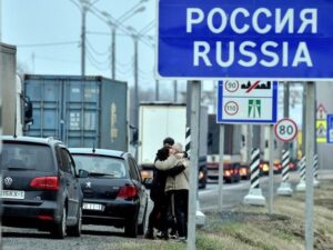 Росіяни дедалі частіше шукають способи виїхати з країни – ЗМІ