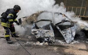 Росіяни вдарили дроном по авто в Херсоні: є жертви