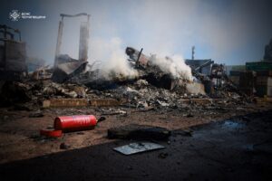 У Чернігові російські дрони атакували гаражний кооператив