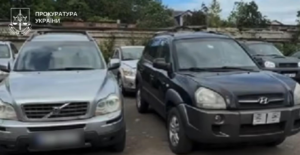 У Києві викрили схему ввезення 3000 “авто для ЗСУ”
