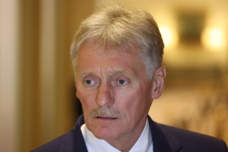 У Кремлі зреагували на інформацію про візит глави ФБР
