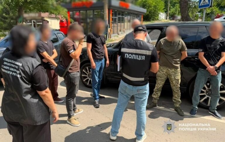 В Одесі посадовець ТЦК вимагав дизпаливо за зняття з розшуку