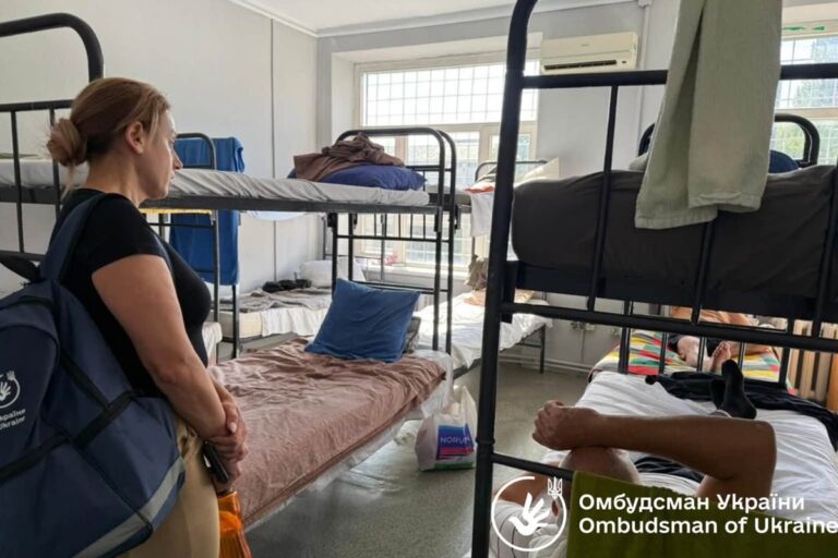 В Ужгороді помер чоловік, який випав з вікна ТЦК