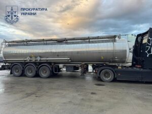 Викрито контрабанду спирту під виглядом присадки до пального