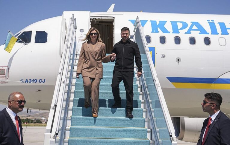 Зеленський прибув на саміт НАТО в Анкарі
