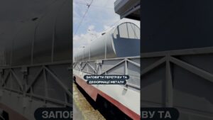 Спека у столиці: “Київпастранс” охолоджує трамвайні рейки