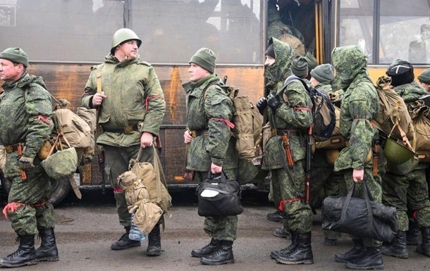 Примусова мобілізація в РФ: чоловіків забирають з вулиць та роботи