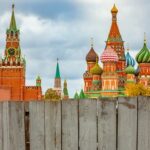 Росія обурилася новими санкціями і звинуватила Британію у “війні”