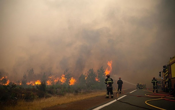 У Франції заявили, що взяли під контроль лісові пожежі