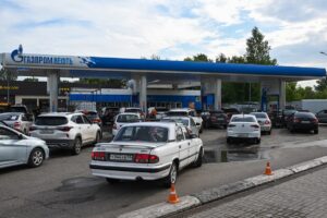 У Сочі закінчується бензин: влада просить менше їздити