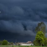 Україну накриють грози: ДСНС оголосила попередження